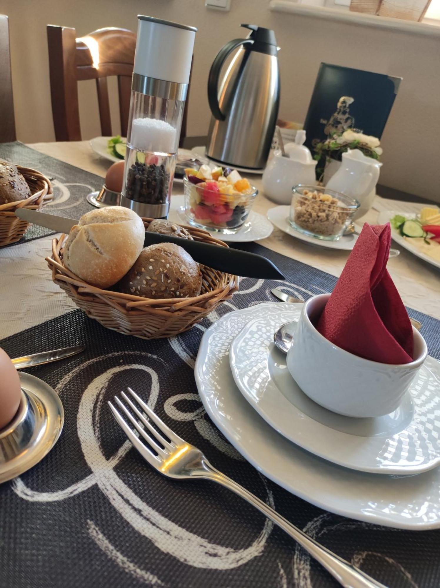 Cafe Im Hof- Bed & Breakfast Streufdorf Buitenkant foto
