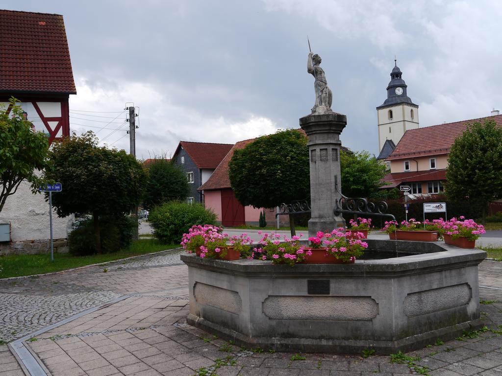 Cafe Im Hof- Bed & Breakfast Streufdorf Buitenkant foto