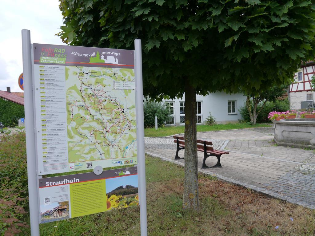 Cafe Im Hof- Bed & Breakfast Streufdorf Buitenkant foto