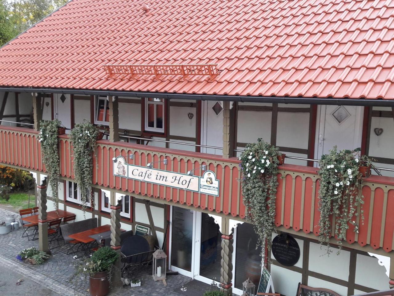 Cafe Im Hof- Bed & Breakfast Streufdorf Buitenkant foto