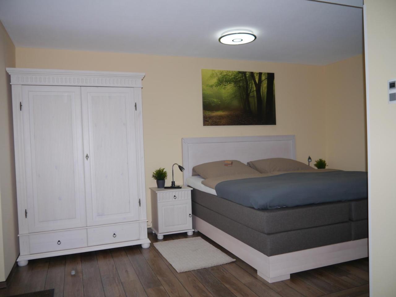 Cafe Im Hof- Bed & Breakfast Streufdorf Buitenkant foto